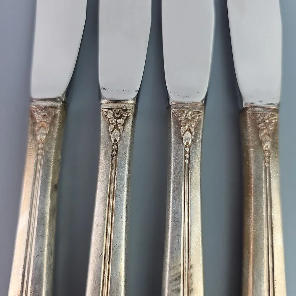 Oneida PLANTATION Silver Plate Dinner Knives 1881 Rogers Silverware 1948 Set